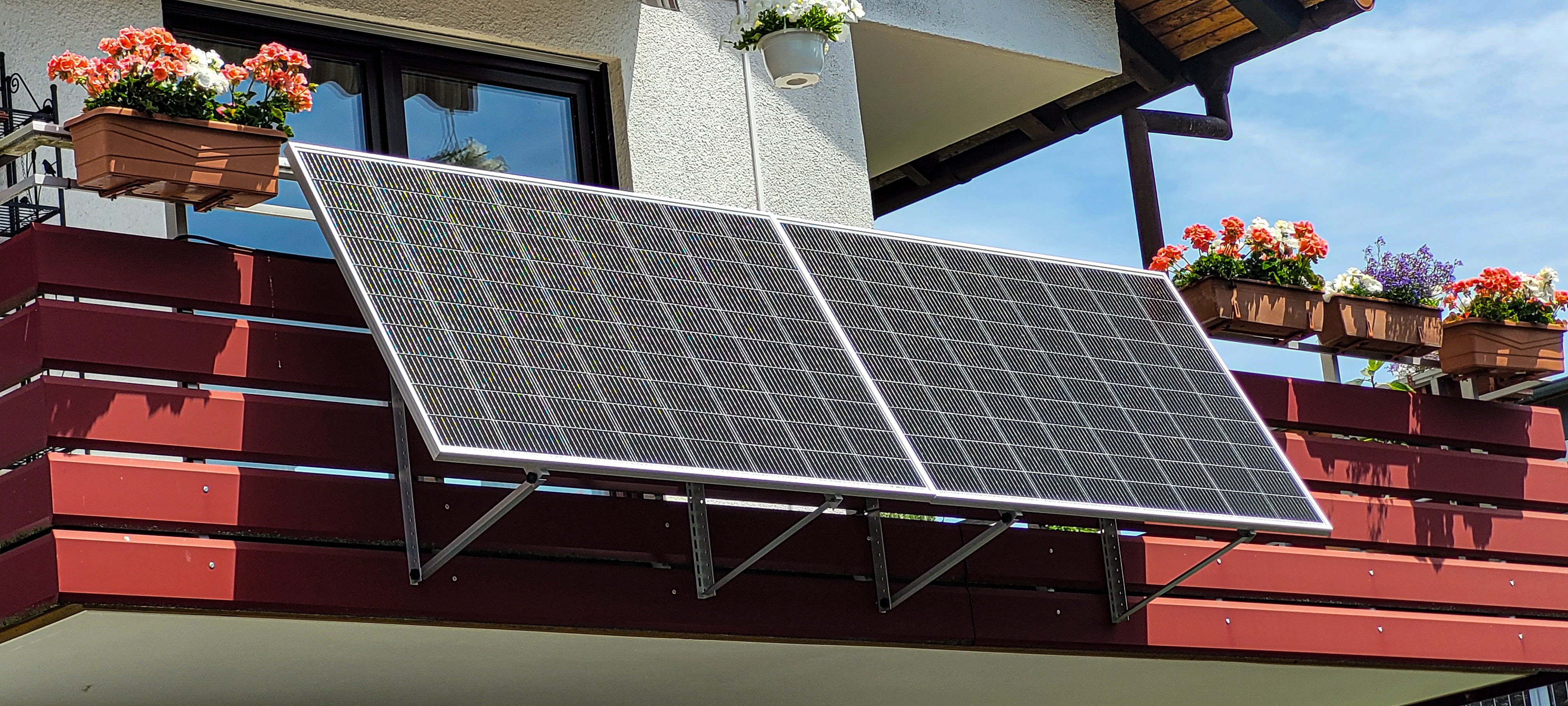 Balcony plug in solar